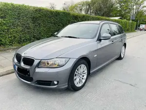 BMW 318 318d - Touring Aut. - Panorama - Scheckheft - TÜV Bild 2