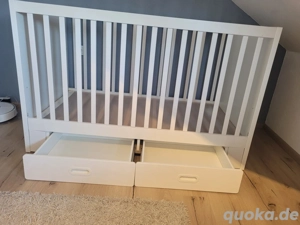 weißes IKEA Struva Kinderbett