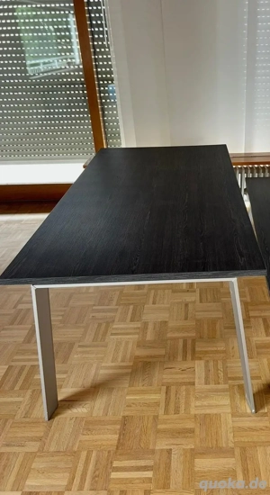 Moderner, stabiler Esstisch, anthrazit