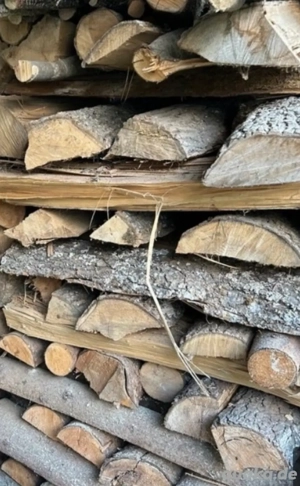 Brennholz gespalten
