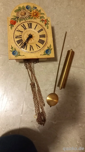 Wanduhr - Schwarzwalduhr - Blumenmotiv 