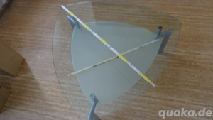 Couchtisch mit Zwischenablage