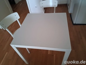 IKEA Tisch weiß 75x75 cm dazu 2 weiße Stühle 