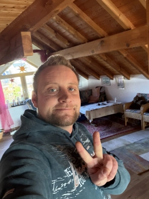 Du suchst eine männliche Begleitung für Spaß? 