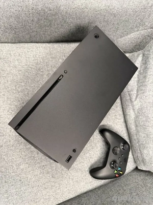 Xbox Series X + 1 Controller + 2 TB Storage Extension = TOP