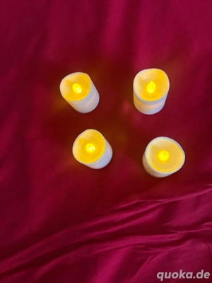 Verkaufe hier 4 LED Kerzen, die nur fürs Foto ausgepackt wurden.  Die batteriebetriebenen Teelichter