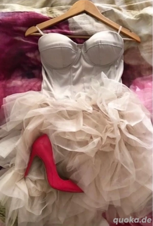 Kleid von Oppulence England 