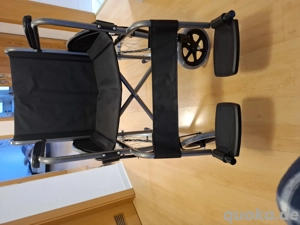 Rollstuhl,  nagelneu 