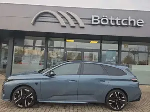 Peugeot 308 SW Hybrid 145 GT Bild 4