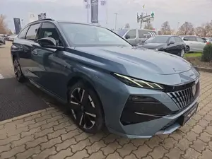 Peugeot 308 SW Hybrid 145 GT Bild 3