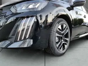 Peugeot 208 Allure 74kW Sicht-/Navigationspaket Digitales Cock Bild 4