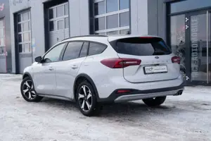 Ford Focus Turnier Active X *Garantie*AHK*ACC*BO* Bild 4