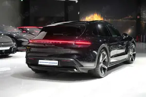 Porsche Taycan 4 S*1.HAND*CLUBLEDER*14-WEGE*BOSE*PANO* Bild 4