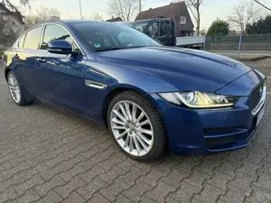 Jaguar XE 2.0d Prestige Vollaustattung ATM mit 21tkm
