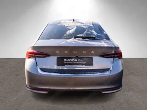 Skoda Octavia Limousine Tour 2.0 TDI DSG LED Navi RFK Bild 5