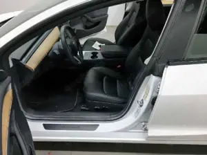 Tesla Model 3 RWD Kamera*Pano*Ryzen*Leder*Wärmepumpe Bild 4