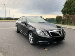 Mercedes-Benz E 220 CDI DPF BlueEFFICIENCY 7G-TRONIC Avantgarde