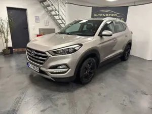 Hyundai TUCSON Advantage 4WD Kamera Navi AHK PDC Sitzhzg Bild 2
