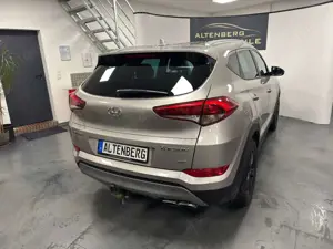 Hyundai TUCSON Advantage 4WD Kamera Navi AHK PDC Sitzhzg Bild 3