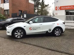 Tesla Model Y Long Range RWD Bild 4