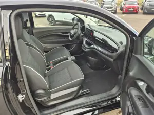 Fiat 500e Hatchback ICON 23,8 kw Bild 4