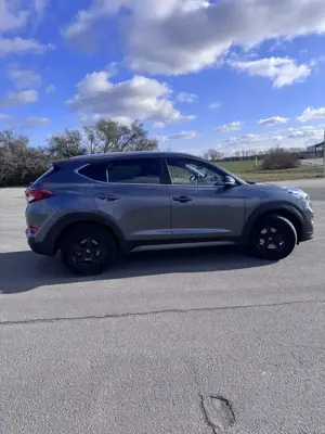 Hyundai TUCSON Tucson blue 1.7 CRDi 2WD Classic Bild 2