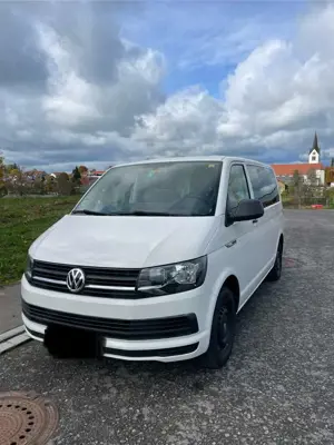 Volkswagen T6 Multivan Gepflegter Bulli mit selbstgebauter Campingbox, Drehbarer Beifahrersitz, abne