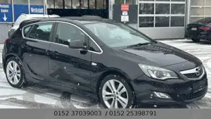 Opel Astra J Lim. 5-trg. Innovation TÜV PDC  SHZ Xen Bild 4