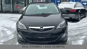 Opel Astra J Lim. 5-trg. Innovation TÜV PDC  SHZ Xen Bild 3