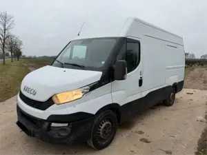 Iveco Daily 2.3 Kasten *Klimaautomatik*Anhängerkupplung*PDC