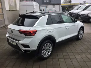Volkswagen T-Roc Sport 17"LM AHZV Navi 2AC+ ACC 4PDC Bild 2