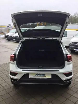 Volkswagen T-Roc Sport 17"LM AHZV Navi 2AC+ ACC 4PDC Bild 4