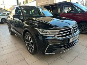 Volkswagen Tiguan R-Line TDI DSG IQ-LIGHT STHZ NAVI ACC LEDER Bild 2