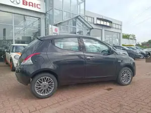 Lancia Ypsilon Gold 1.2 8v*1 Hand*Super Ausstattung*Wenig Km* Bild 4