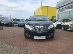 Lancia Ypsilon Gold 1.2 8v*1 Hand*Super Ausstattung*Wenig Km* Bild 2