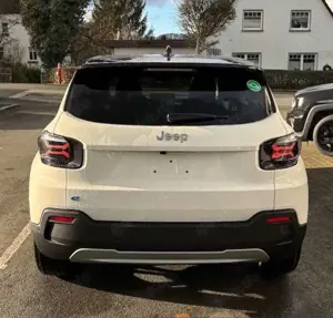 Jeep Avenger Summit Elektro 51kWh 115 KW Bild 3