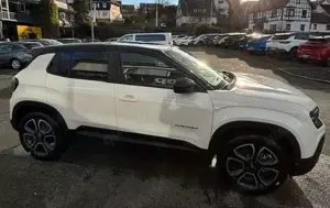 Jeep Avenger Summit Elektro 51kWh 115 KW Bild 4