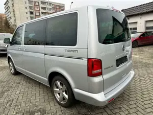 Volkswagen T5 Transporter Bus Multivan Team Bild 3