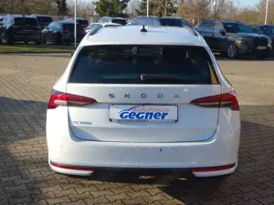 Skoda Octavia Combi 150PS DSG mHEV Selection ACC Bild 5