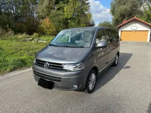 Volkswagen T5 Multivan Multivan 4MOTION Highline Bild 2