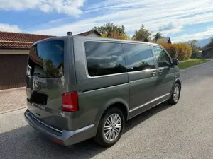 Volkswagen T5 Multivan Multivan 4MOTION Highline Bild 5