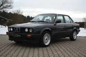 BMW 320 i E30 * 6 Zylinder * Bayrische Automobilikone