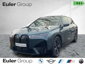 BMW iX xDrive 50 HUD Luftfederung Navi Leder Digitales Co