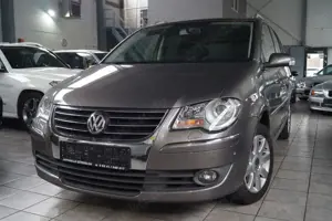Volkswagen Touran 2.0 Highline*AHK*NAVI*