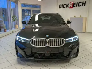 BMW 320 d xD M-Sport HUD Pano ACC LED-adaptiv AHK Bild 2