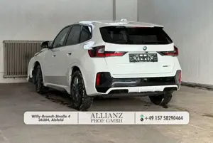 BMW iX1 20 eDrive M Sport ACC Cam LED 2-Zonen UNFALL