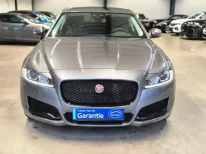Jaguar XF 3.0 V6 KOMPRESSOR PRESTIGE LEDER XENON PANO Bild 2