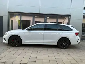 Skoda Octavia Combi RS TSI DSG AHK+NAVI+MATRIX+PANO