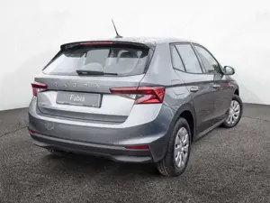 Skoda Fabia 1.0 Essence KLIMA PDC SITZHEIZUNG LED Bild 3