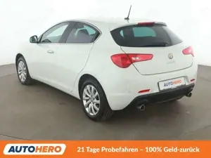 Alfa Romeo Giulietta 2.0 JTDM Turismo *ALU*PDC*SHZ* Bild 4